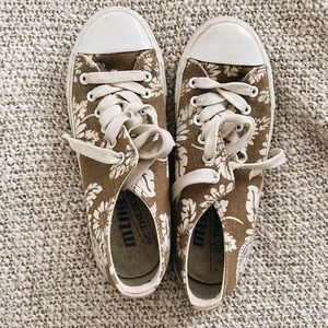MTNG Floral Pattern Sneakers in Sand